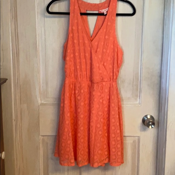 Lace dress - Picture 2 of 4